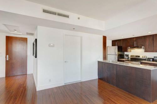 Palais-des-congr�s Furnished Apartments