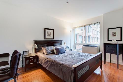 Palais-des-congr�s Furnished Apartments