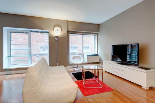 Palais-des-congr�s Furnished Apartments