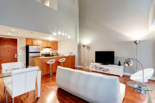 Palais-des-congr�s Furnished Apartments