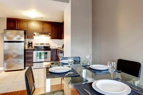 Palais-des-congr�s Furnished Apartments
