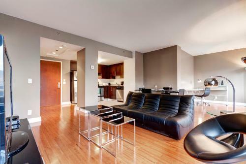 Palais-des-congr�s Furnished Apartments