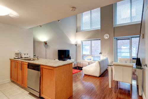 Palais-des-congr�s Furnished Apartments