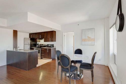Palais-des-congr�s Furnished Apartments