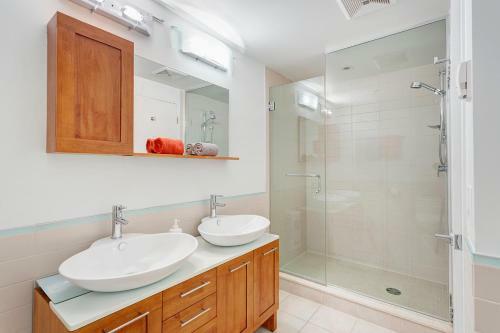 Palais-des-congr�s Furnished Apartments