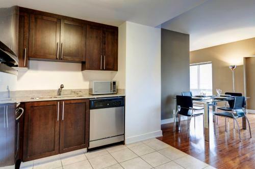 Palais-des-congr�s Furnished Apartments