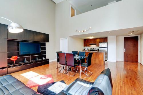 Palais-des-congr�s Furnished Apartments