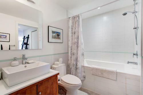 Palais-des-congr�s Furnished Apartments