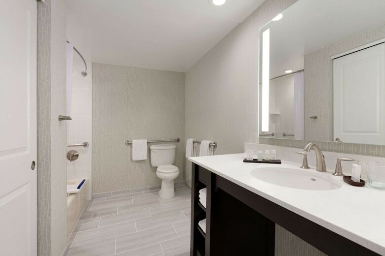 Hotel Embassy Suites Irvine - Orange County Airport