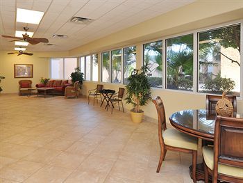 Hotel Resortquest Rentals At Islander Condominiums