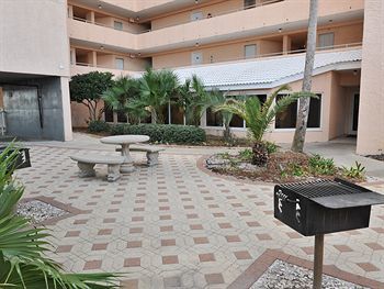 Hotel Resortquest Rentals At Islander Condominiums