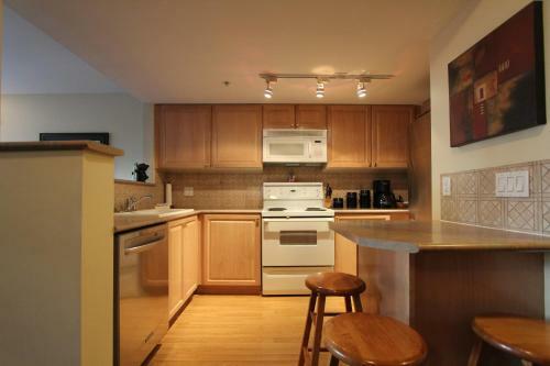 Apartamentos Accommodations By Whistler Retreats