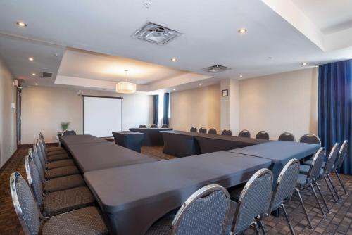 Sandman Hotel & Suites Winnipeg Airport