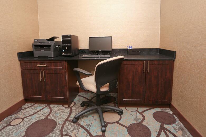 Holiday Inn Express Hotel & Suites Vernon