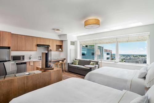 Hotel Element Calgary Airport