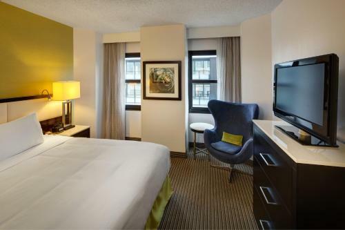 Hotel The Hollis Halifax - A Doubletree Suites By Hilton