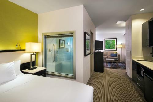 Hotel The Hollis Halifax - A Doubletree Suites By Hilton