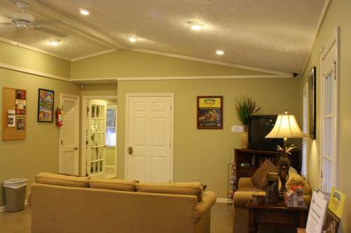 Multi Resorts At Country Club Villas
