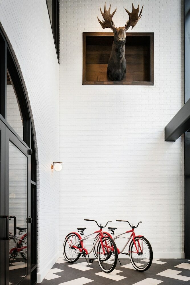 Halcyon - A Hotel In Cherry Creek