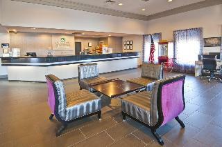 Hotel Quality Inn & Suites
