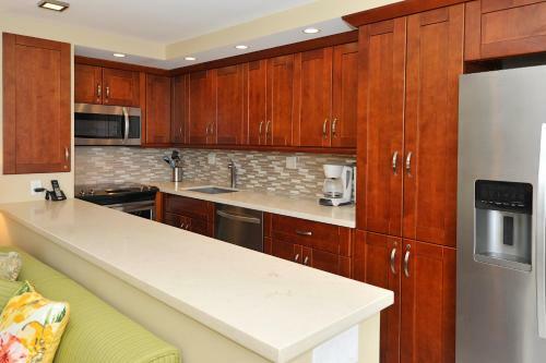 Hotel Hale Pau Hana Resort Llc