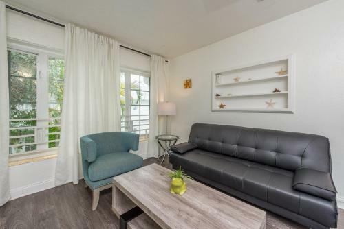 Courtyard Two-bedroom Apartments By Royal Stays