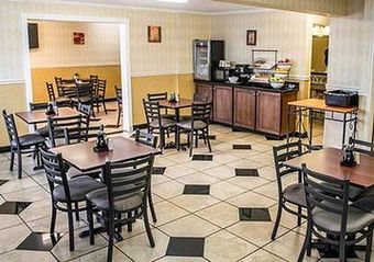Hotel Comfort Inn & Suites West