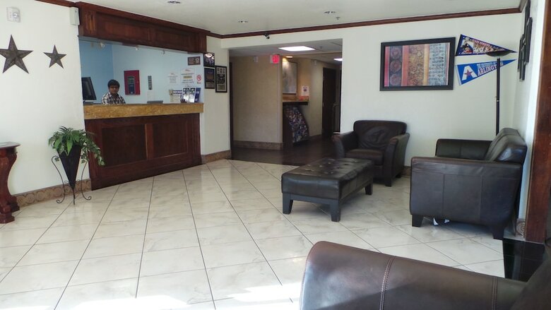 Hotel Baymont Inn & Suites Arlington