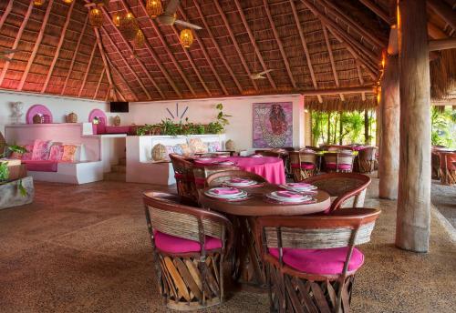 Hotel Bungalow In Playa Rosa