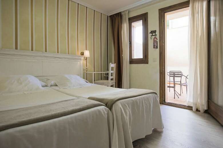 Hostal Puerta Bisagra