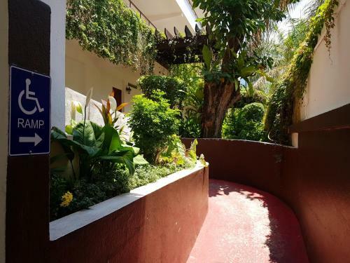 Radisson Fort George Hotel & Marina