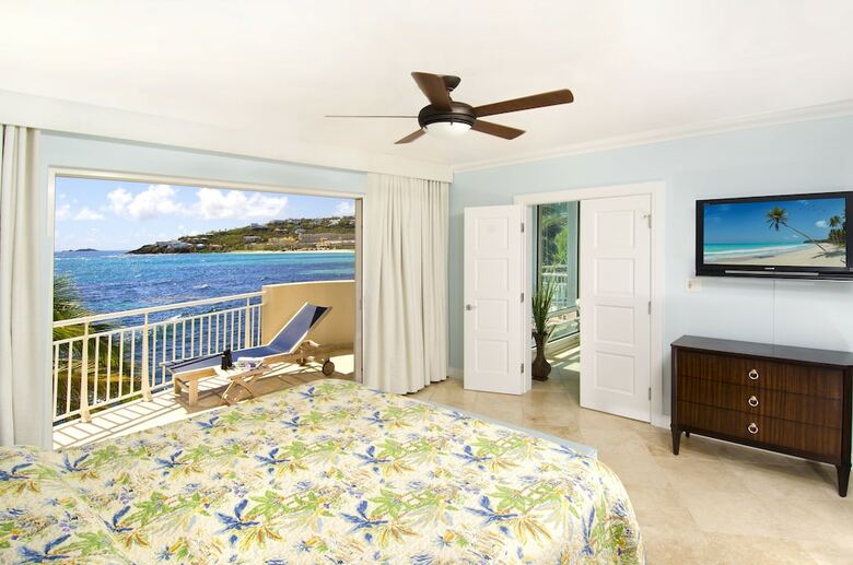 Hotel Oyster Bay Beach Resort