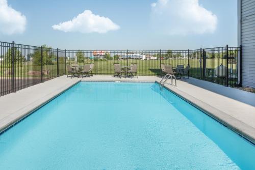 Hotel Super 8 Blue Springs