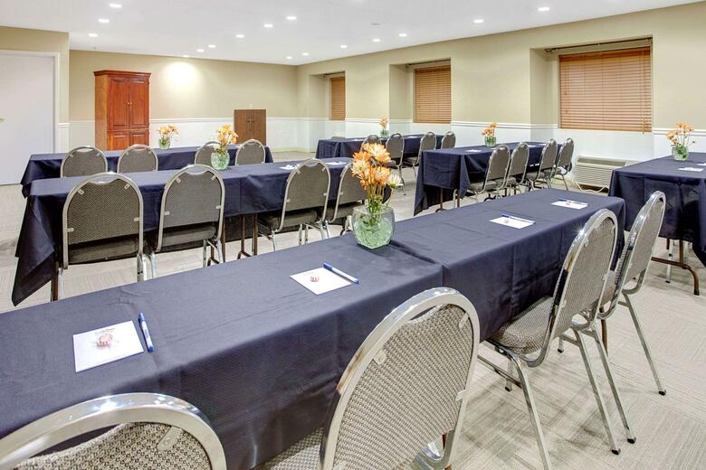 Hotel Microtel Inn & Suites Eagles Landing