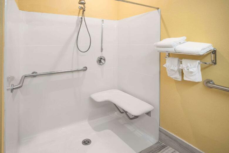 Hotel Microtel Inn & Suites Eagles Landing