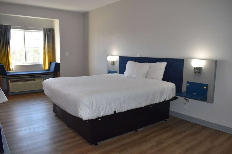 Hotel Microtel Inn & Suites Eagles Landing
