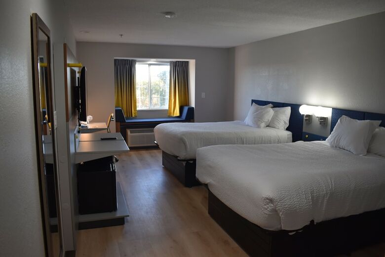 Hotel Microtel Inn & Suites Eagles Landing