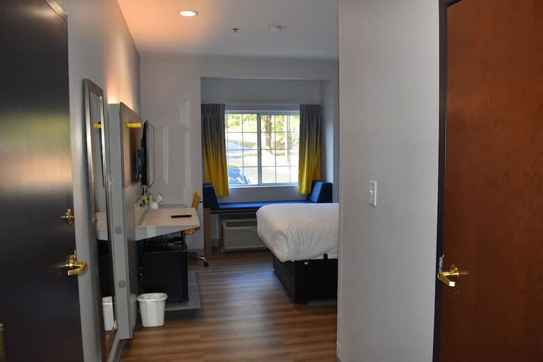 Hotel Microtel Inn & Suites Eagles Landing