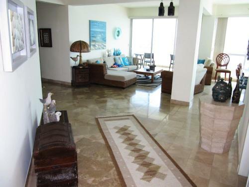Apartamento Penthouse De Lujo. Carabelas De Col�n