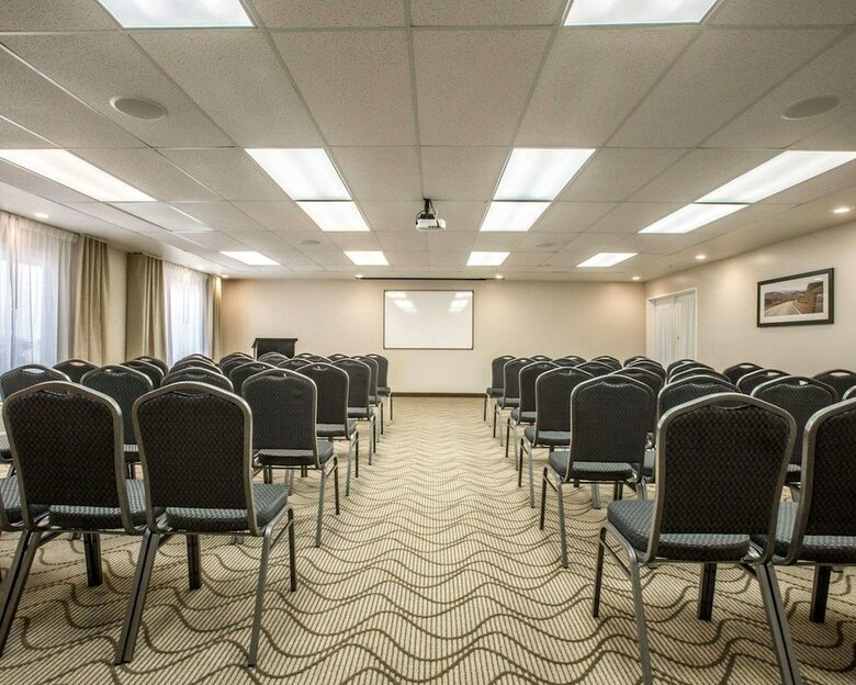 Hotel Comfort Suites