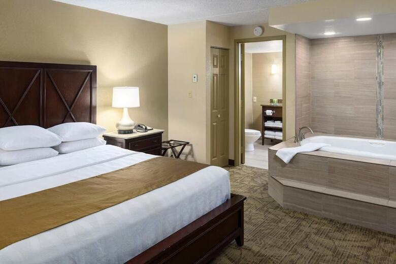 Best Western Plus Ramkota Hotel