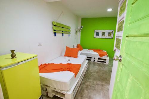 Hostal Habitaestudios - House Extension