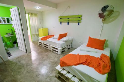 Hostal Habitaestudios - House Extension