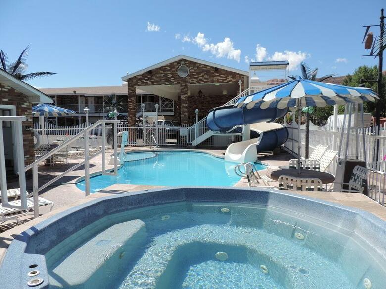 Hotel Rodeway Landmark Inn