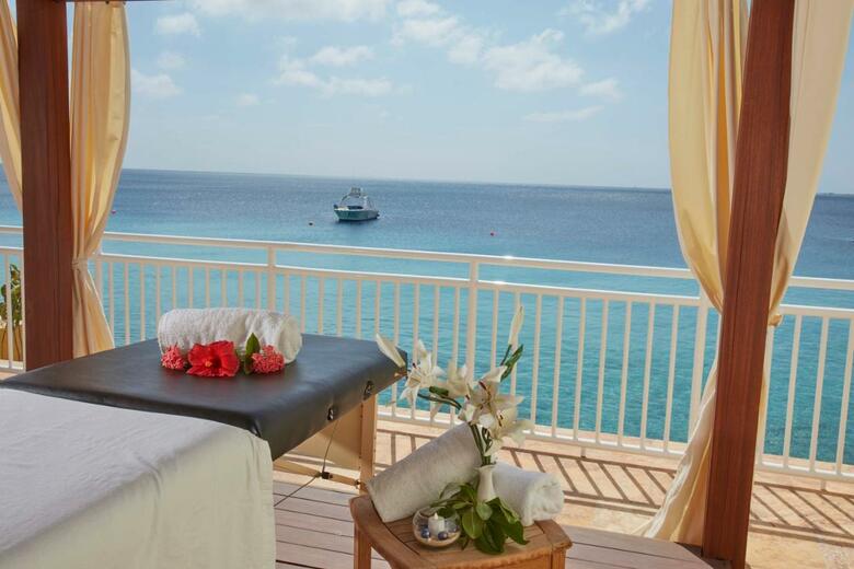 Hotel Divi Flamingo Beach Resort & Casino
