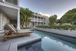 Albergue Three Boutique Hotel