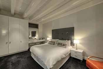 Albergue Three Boutique Hotel