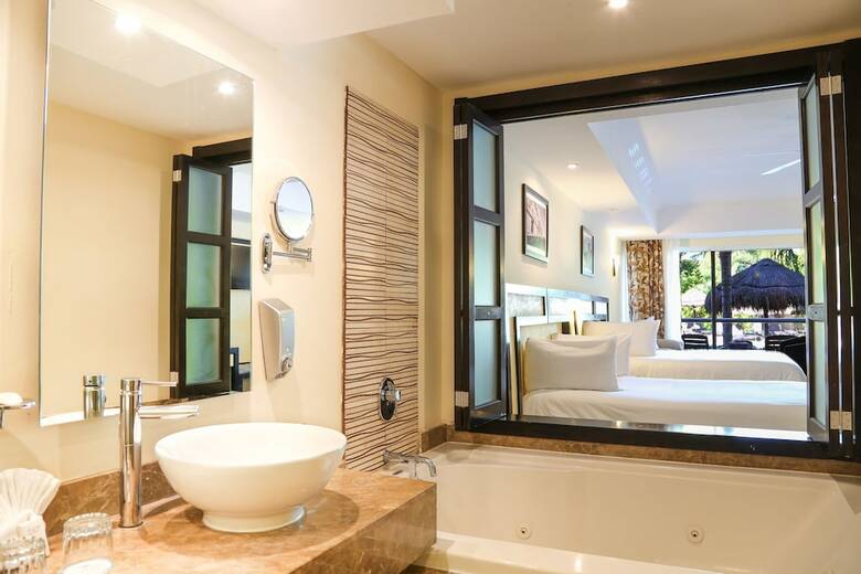 Hotel Sandos Playacar Beach Resort & Spa - All Inclusive