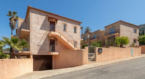 Apartamentos Mundaka Albir