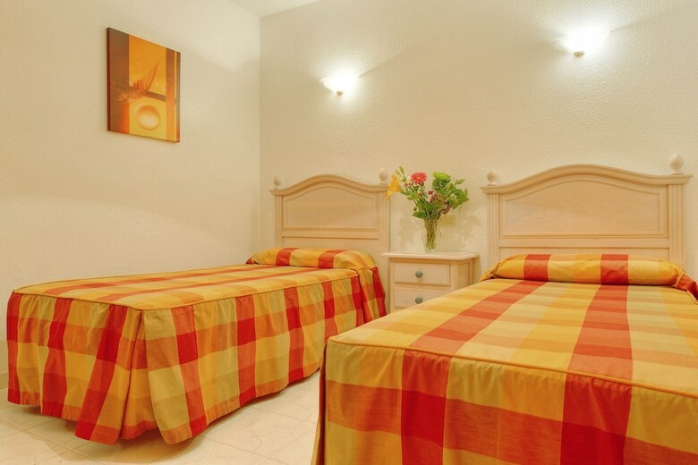 Apartamentos Infiniti Beach Resort